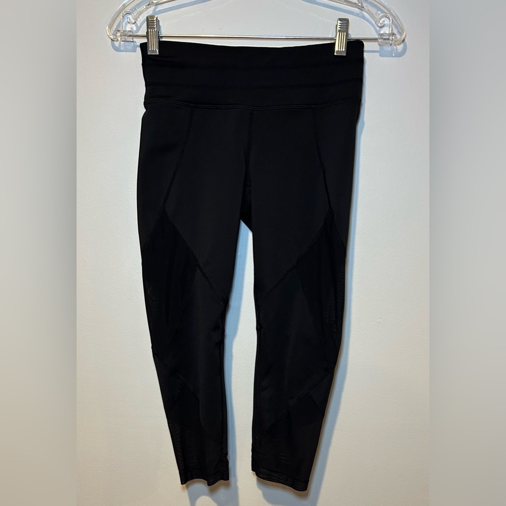Athleta Black Crop Leggings XS | Mesh Panel High Rise Capri Pants